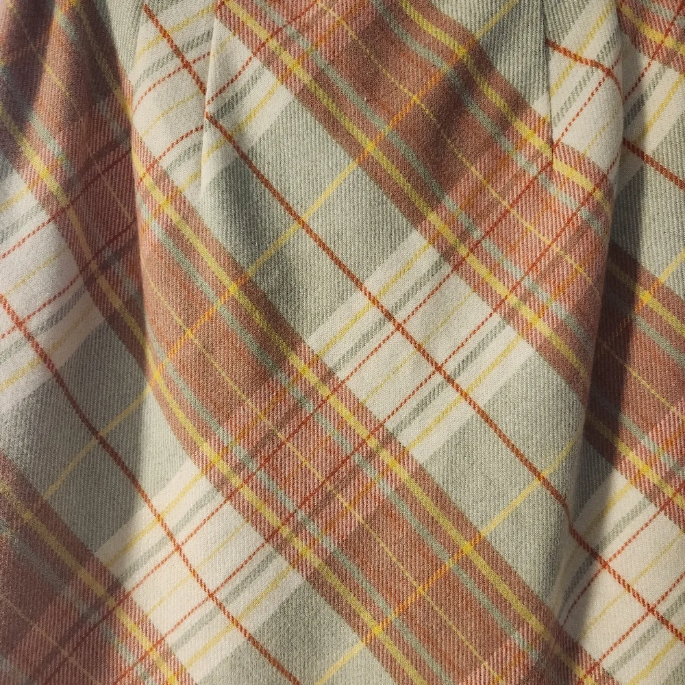 Women's Ann Taylor LOFT Wool Plaid Mini Skirt - 6P - Picture 3 of 4
